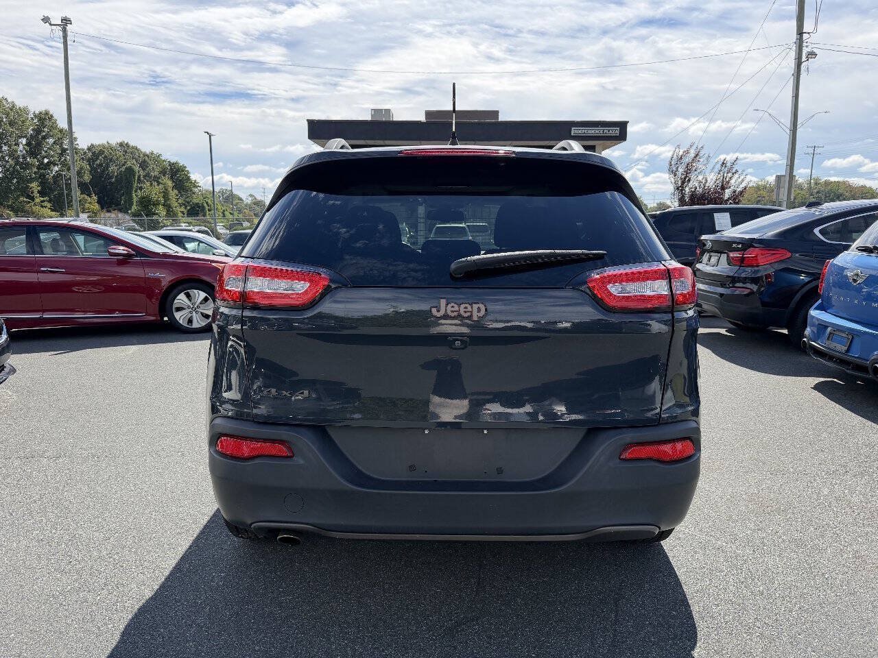 Used 2016 Jeep Cherokee 75th Anniversary AWD/4WD image 5