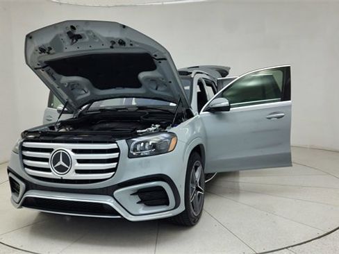 Used 2024 Mercedes-Benz GLS 450 4MATIC image 78