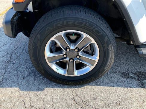 Used 2022 Jeep Wrangler Unlimited Sahara w/ Cold Weather Group AWD/4WD image 8