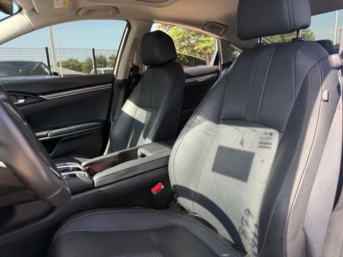 Used 2019 Honda Civic EX-L image 10