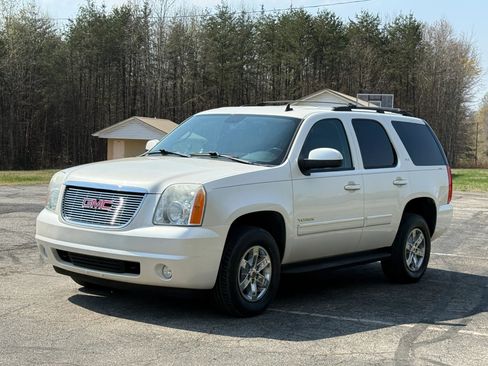 Used 2012 GMC Yukon SLT w/ SLT-2 Equipment Package AWD/4WD image 6