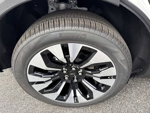 New 2026 Ford Explorer Platinum AWD/4WD image 17