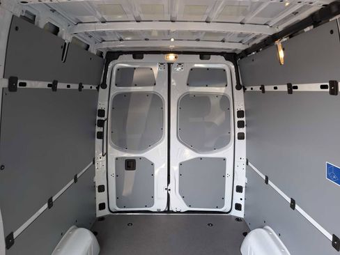 New 2025 Mercedes-Benz Sprinter 2500 image 16