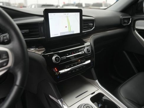 Certified 2022 Ford Explorer Limited w/ Equipment Group 301A image 25