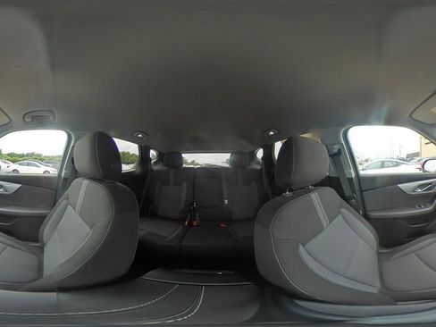 Used 2025 Chevrolet Blazer LT FWD image 43