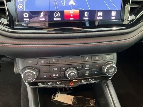 Used 2024 Dodge Durango GT image 16