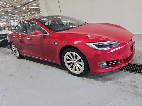 Used 2016 Tesla Model S 90D image 3