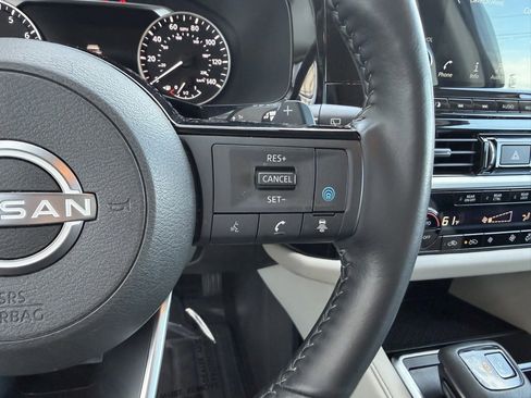 Used 2022 Nissan Pathfinder SL image 17