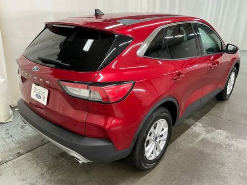 Used 2020 Ford Escape SE FWD image 3