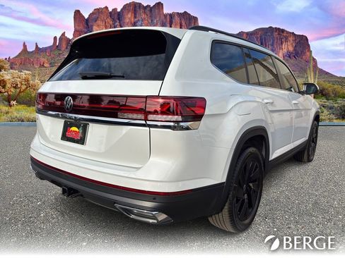 New 2026 Volkswagen Atlas SE image 7