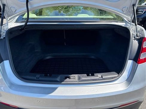 Used 2019 Ford Taurus Limited FWD image 10