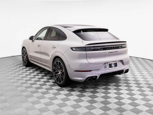 New 2026 Porsche Cayenne GTS image 3