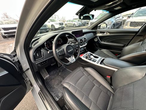 Used 2023 Kia Stinger GT2 image 33