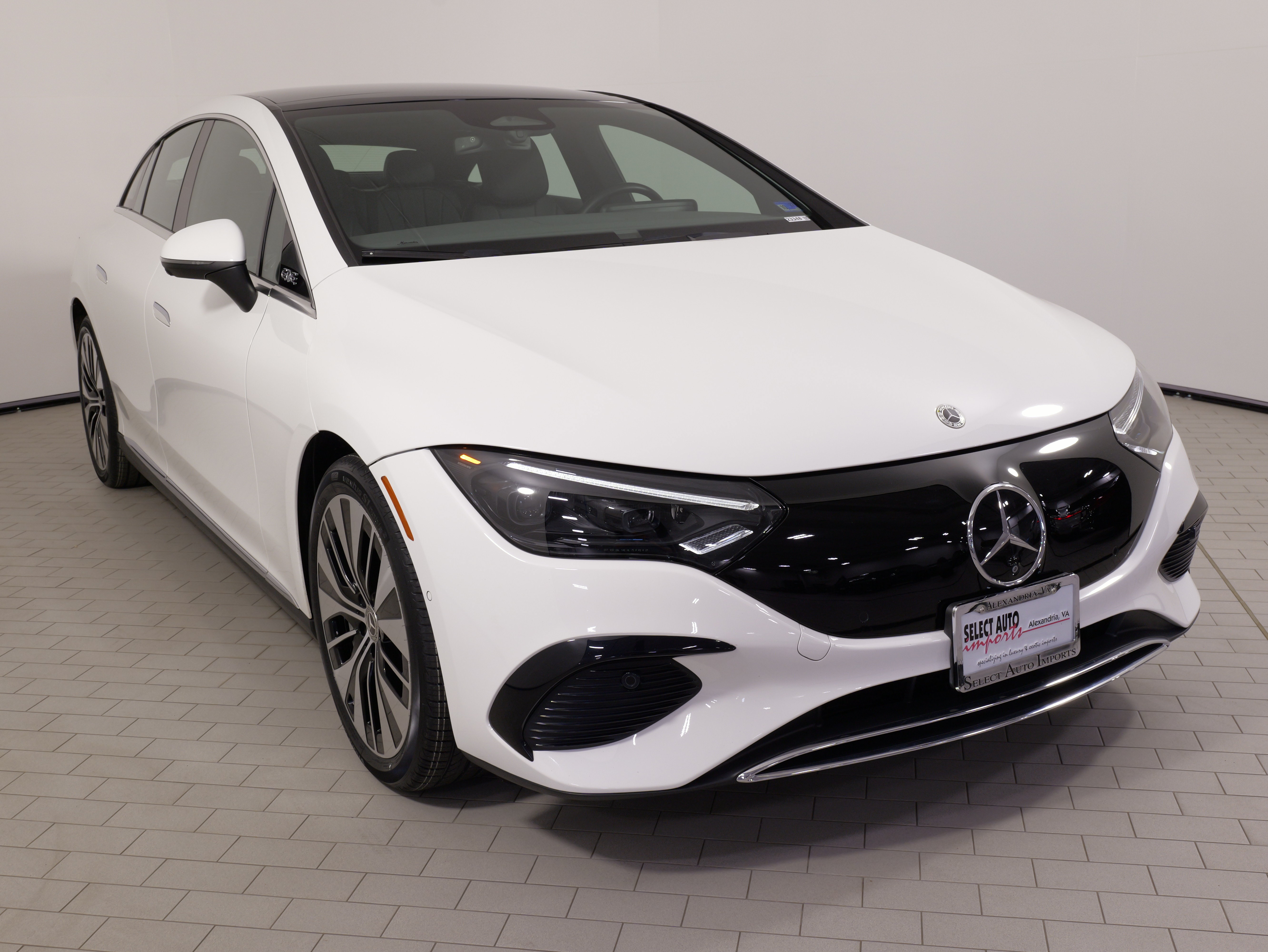 Used 2023 Mercedes-Benz EQE 350+ 4MATIC Sedan w/ Digital Light Package image 6