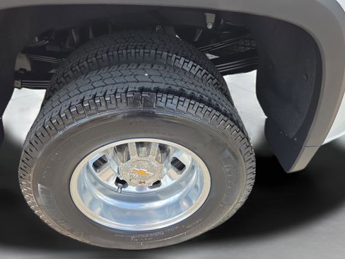 Used 2025 Chevrolet Silverado 3500 High Country w/ Technology Package AWD/4WD image 31