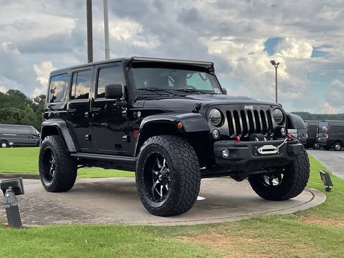 Used 2015 Jeep Wrangler Unlimited Rubicon AWD/4WD image 9