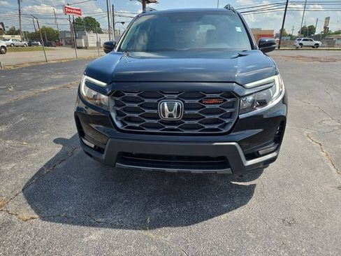 Used 2025 Honda Passport TrailSport image 3