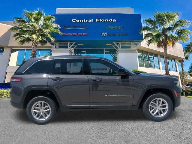 New 2026 Jeep Grand Cherokee Laredo RWD image 4