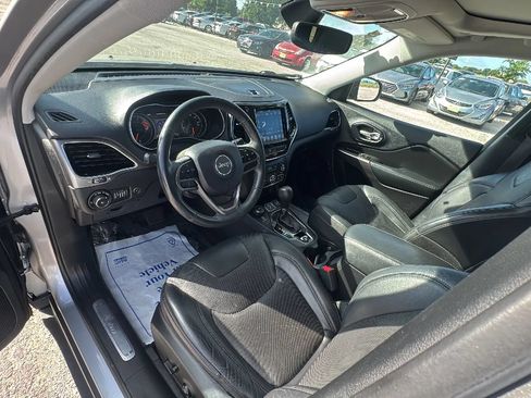 Used 2019 Jeep Cherokee Limited AWD/4WD image 11