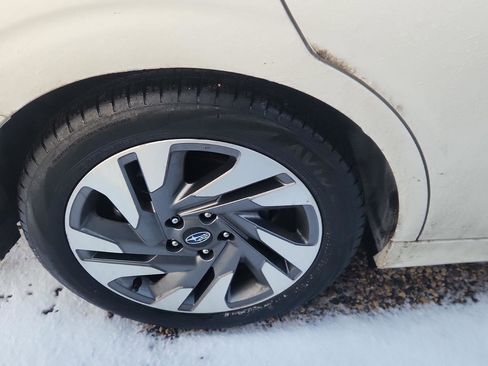 Used 2024 Subaru Legacy Limited image 3