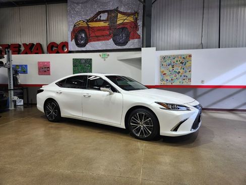 Used 2023 Lexus ES 300h image 34