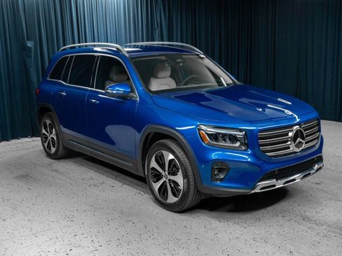 Certified 2025 Mercedes-Benz GLB 250 image 3