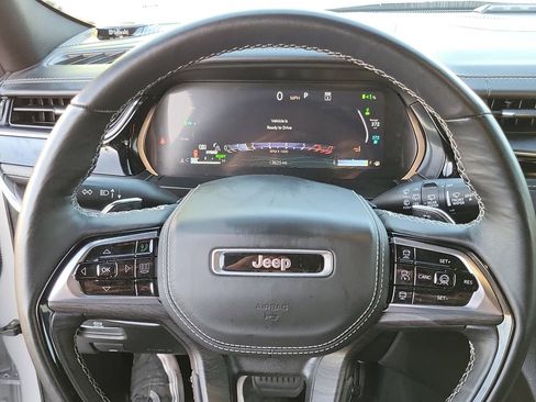 Used 2023 Jeep Grand Cherokee Overland w/ Advanced Protech Group III image 4