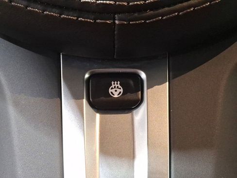 Used 2023 BMW X6 xDrive40i w/ M Sport Package image 19