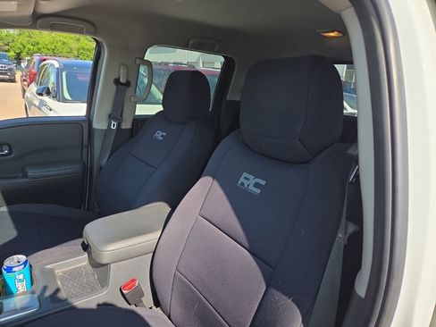Used 2022 Nissan Frontier SV AWD/4WD image 9