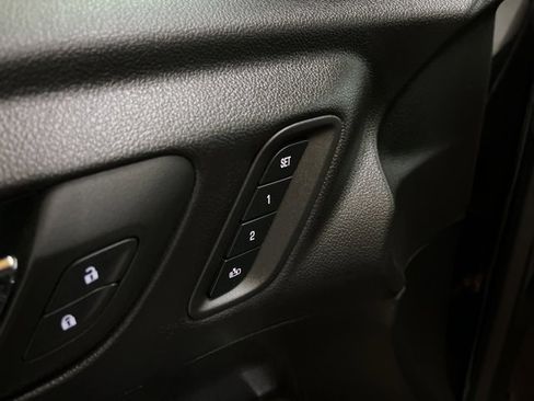 Used 2023 GMC Acadia SLT w/ Preferred Package image 34