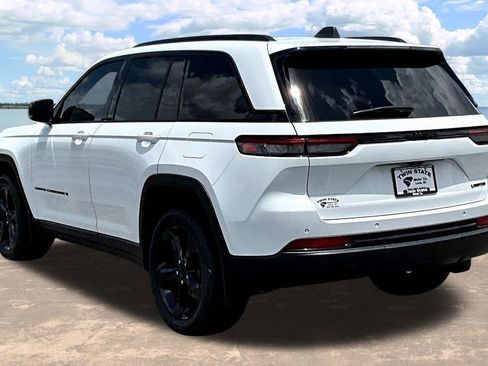 Used 2025 Jeep Grand Cherokee Limited w/ Black Appearance Package RWD image 5