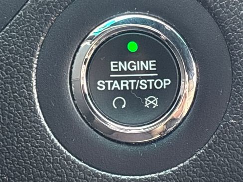 Used 2017 Ford Explorer Limited image 18