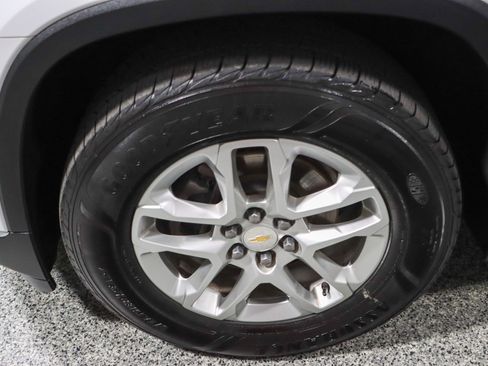 Used 2020 Chevrolet Traverse LT w/ LPO, Cargo Package AWD/4WD image 11