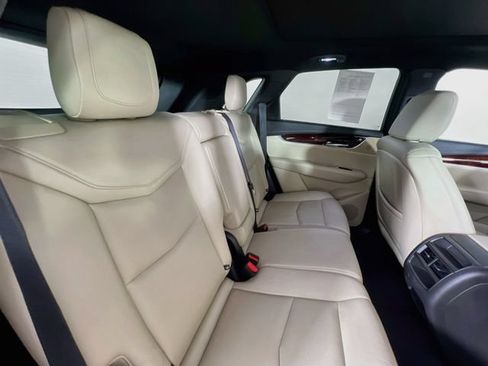 Used 2018 Cadillac XT5 Luxury w/ Driver Awareness Package AWD/4WD image 28
