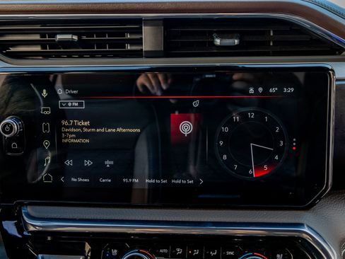 Used 2025 GMC Sierra 3500 Denali w/ Denali Reserve Package image 26