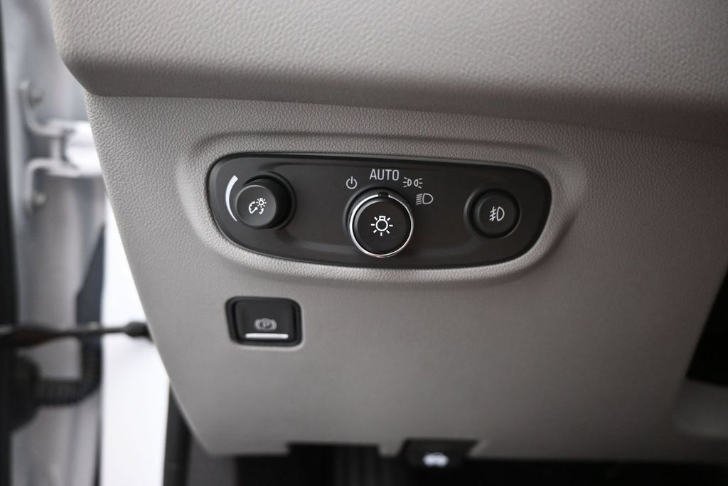 Used 2024 GMC Terrain SLT w/ Infotainment Package II FWD image 37