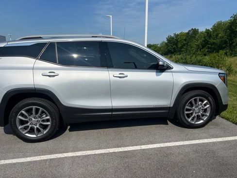 Used 2022 GMC Terrain SLT FWD image 5