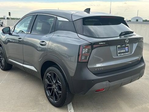 Used 2026 Nissan Kicks SR FWD image 10