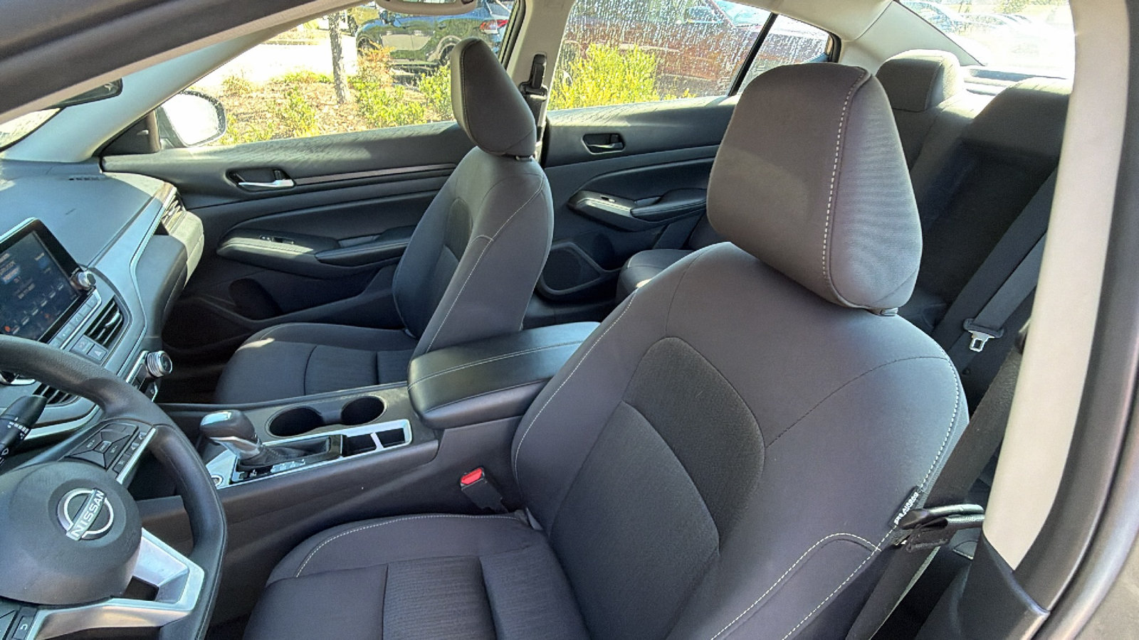 Used 2025 Nissan Altima 2.5 SV FWD image 18