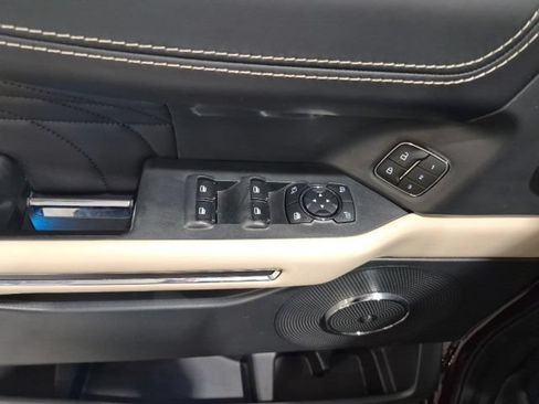 Used 2024 Ford Expedition Platinum AWD/4WD image 11