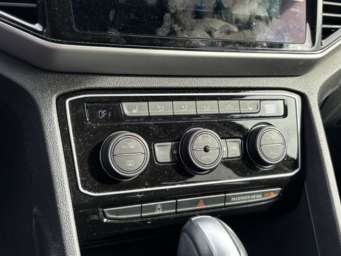 Used 2022 Volkswagen Atlas SEL R-Line image 27