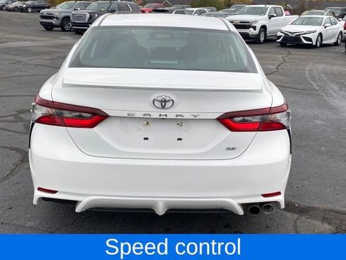 Used 2023 Toyota Camry SE image 4
