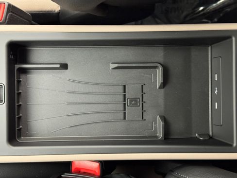 Used 2025 Porsche 911 Carrera image 34