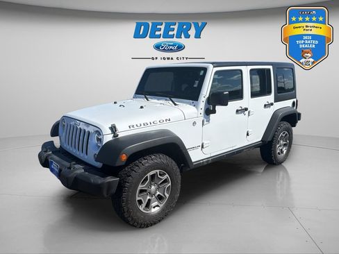 Used 2015 Jeep Wrangler Unlimited Rubicon w/ Connectivity Group AWD/4WD image 3