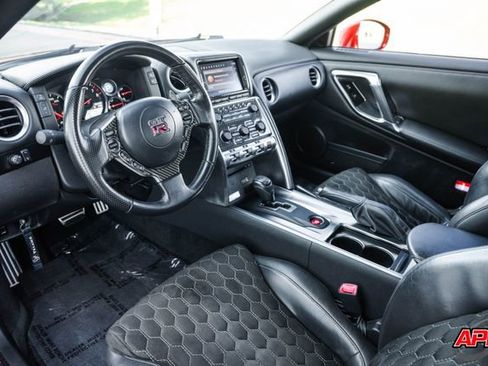 Used 2009 Nissan GT-R Premium AWD/4WD image 4
