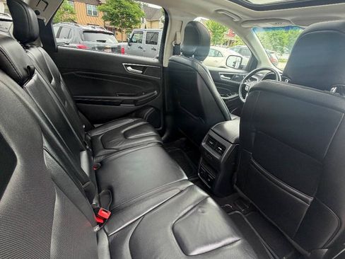 Used 2019 Ford Edge Titanium w/ Equipment Group 301A AWD/4WD image 39