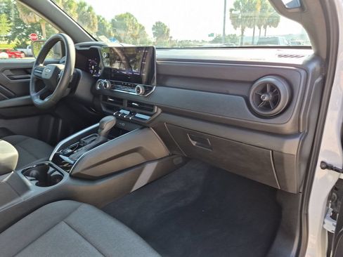 Used 2025 Chevrolet Colorado W/T RWD image 24