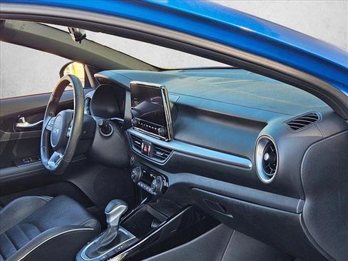 Used 2021 Jaguar F-PACE R-Dynamic S image 21