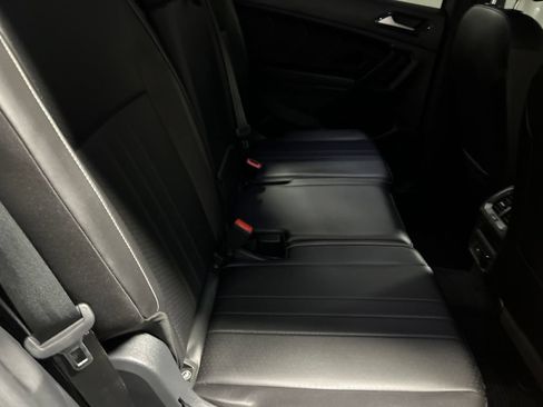 Used 2024 Volkswagen Tiguan SE R-Line FWD image 11