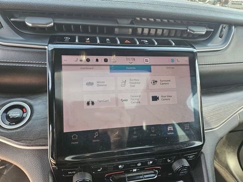 Used 2024 Jeep Grand Cherokee L Limited w/ Luxury Tech Group II image 22